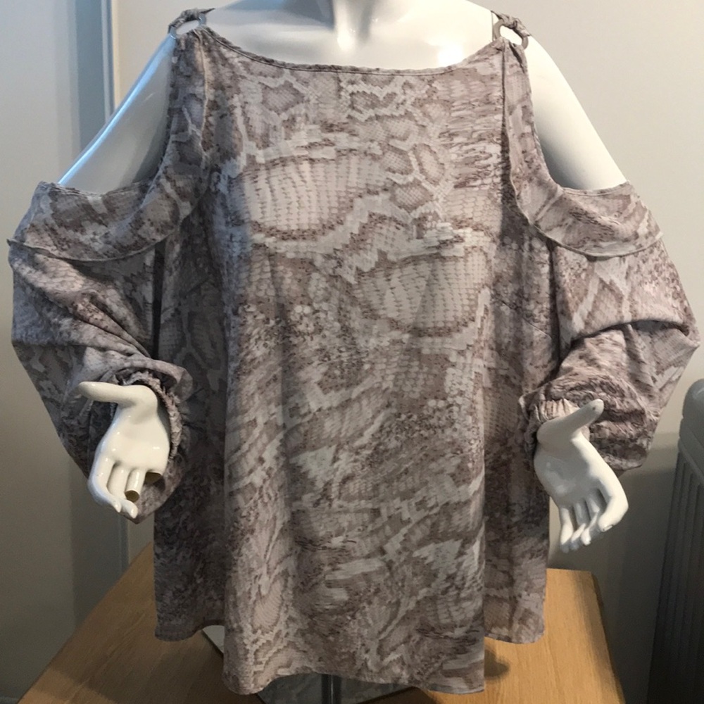 Cold-Shoulder Snake-Print Blouse in Taupe Gray
